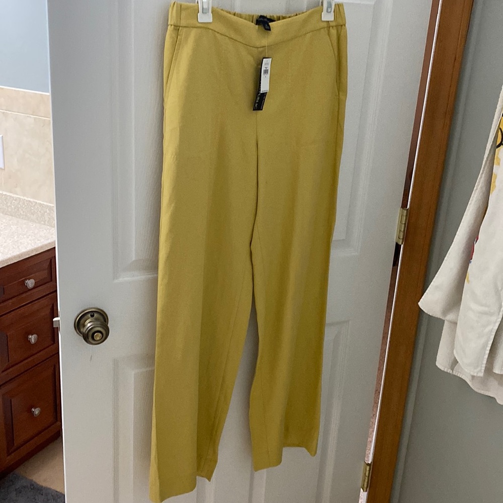 Small Banana Republic NWT Yellow pull on pant